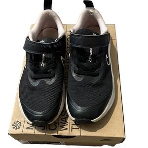 Nike star runner size 1 in youth